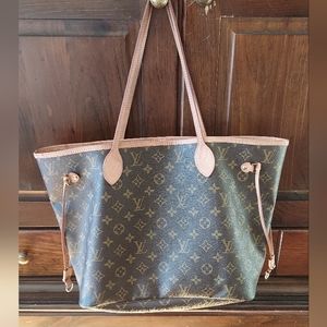 Louis Vuitton Bag with small clutch